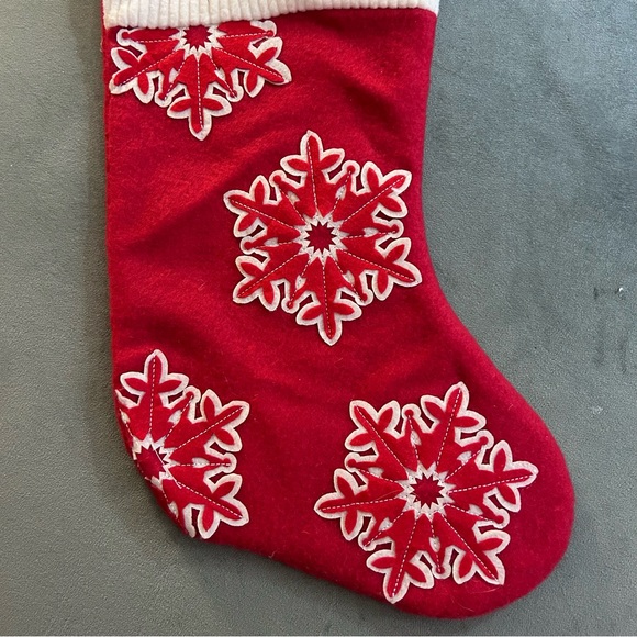A pair of Christmas hanging stockings (snowflake, poinsettia) - Picture 8 of 9